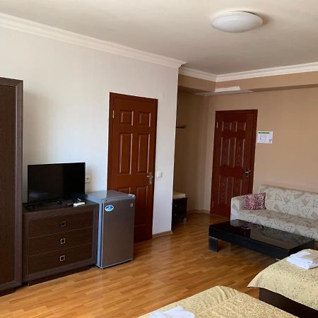 Prestige Hotel Batumi Exteriör bild