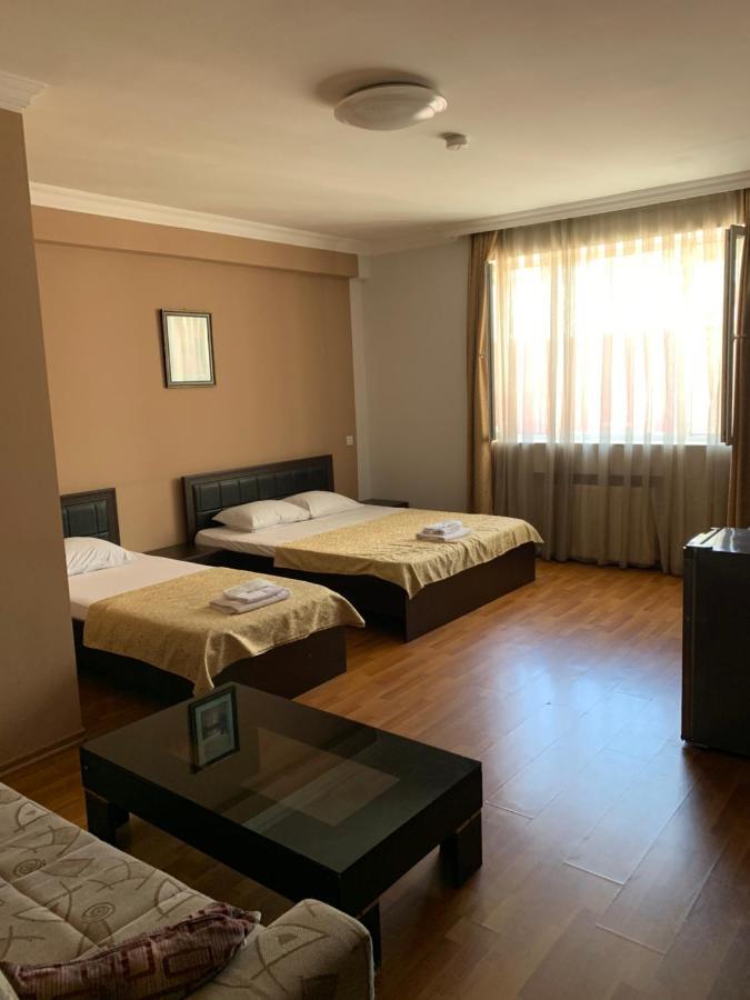 Prestige Hotel Batumi Exteriör bild