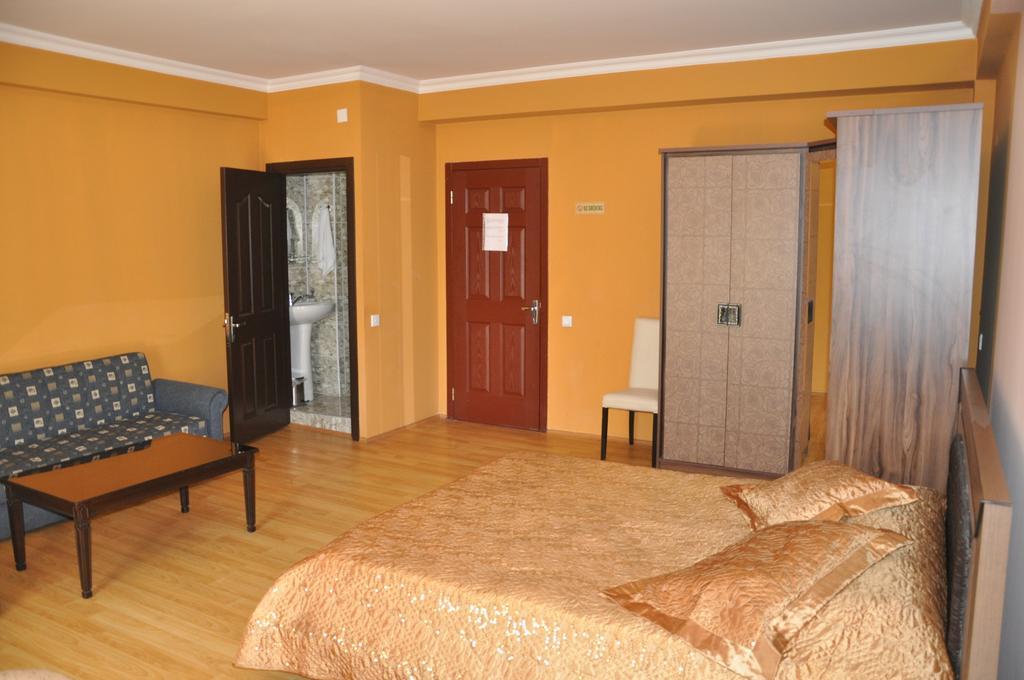 Prestige Hotel Batumi Rum bild