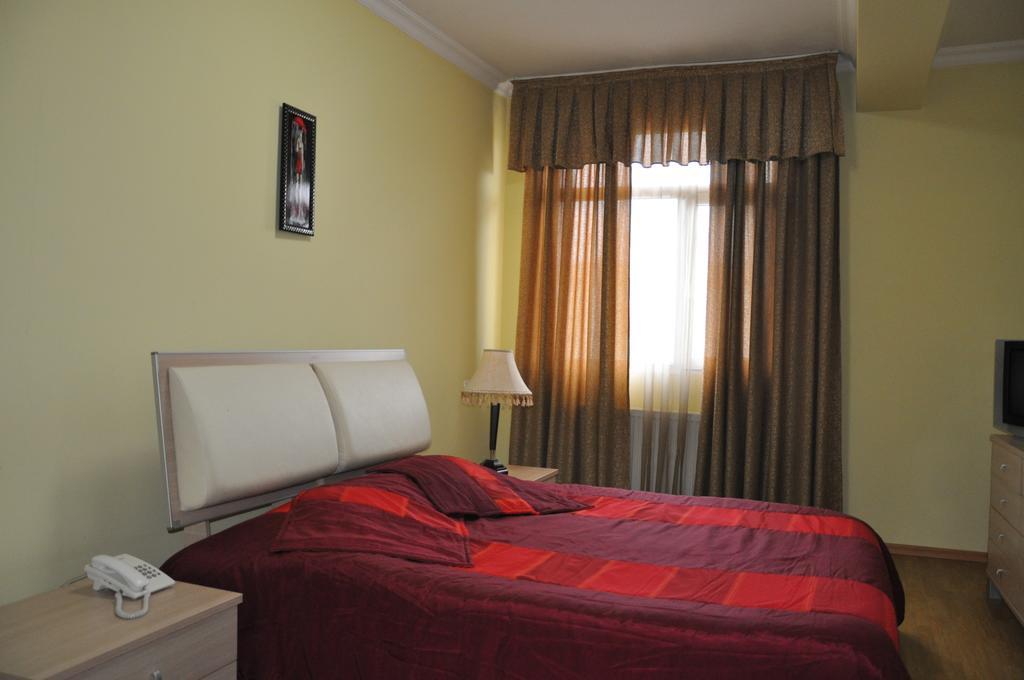 Prestige Hotel Batumi Exteriör bild