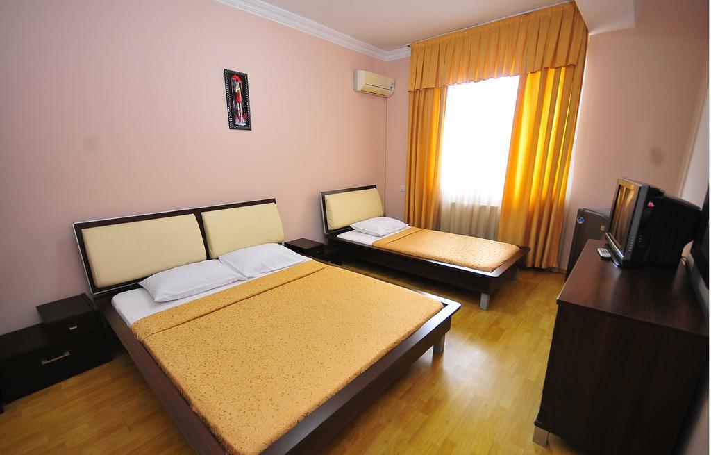 Prestige Hotel Batumi Exteriör bild