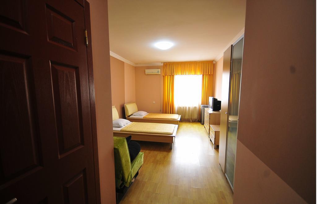 Prestige Hotel Batumi Exteriör bild