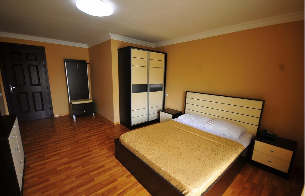 Prestige Hotel Batumi Exteriör bild