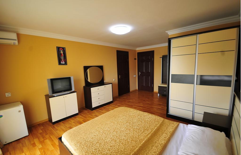 Prestige Hotel Batumi Exteriör bild