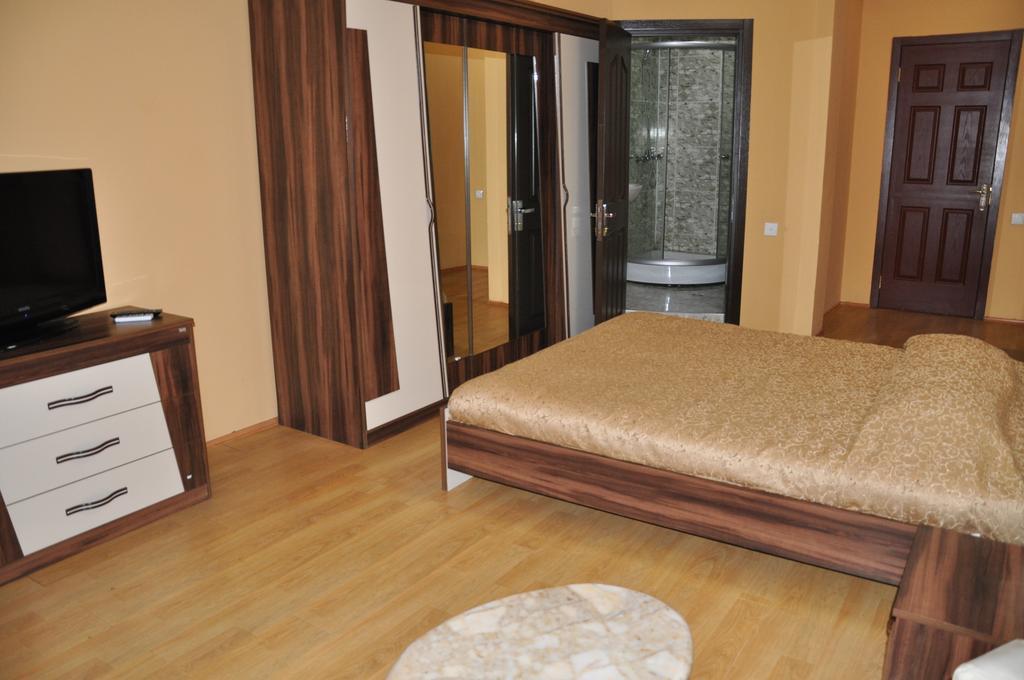 Prestige Hotel Batumi Exteriör bild